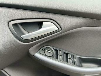 Ford Focus 1.6 Titanium Navigator Powershift Euro 5 5dr
