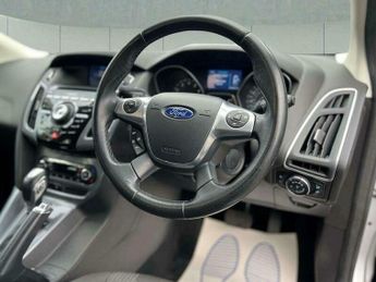 Ford Focus 1.6 Titanium Navigator Powershift Euro 5 5dr
