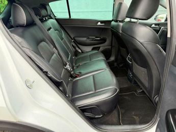 Kia Sportage 1.7 CRDi 3 DCT Euro 6 (s/s) 5dr