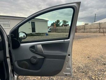 Toyota AYGO 1.0 VVT-i Platinum MultiMode Euro 4 5dr (AC)