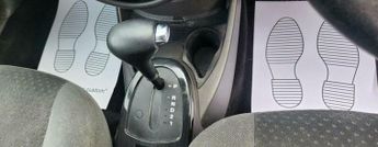 Ford Focus 1.6i 16v Ghia 5dr
