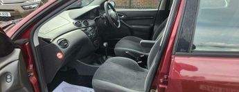 Ford Focus 1.6i 16v Ghia 5dr