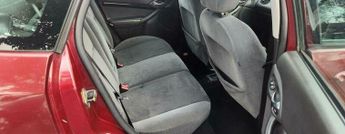 Ford Focus 1.6i 16v Ghia 5dr