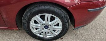 Ford Focus 1.6i 16v Ghia 5dr