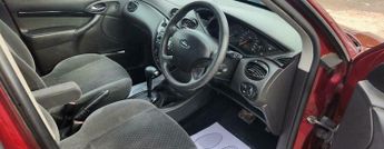 Ford Focus 1.6i 16v Ghia 5dr