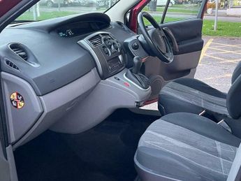 Renault Scenic 1.6 VVT Dynamique 5dr