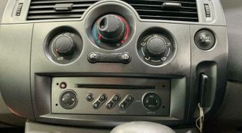 Renault Scenic 1.6 VVT Dynamique 5dr
