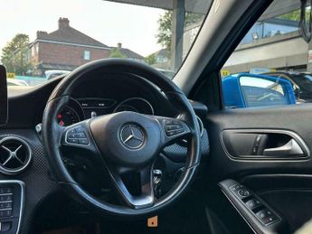 Mercedes-Benz A Class 2.1 A200d Sport (Premium) 7G-DCT Euro 6 (s/s) 5dr