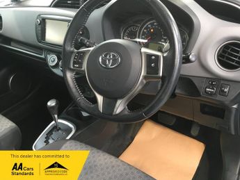 Toyota Yaris 1.33 DUAL VVT-i ICON AUTOMATIC ONLY 32960 MILES!!