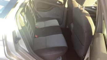 Ford Focus 1.6 Zetec Hatchback 5dr Petrol Automatic (184 g/km, 99 bhp)