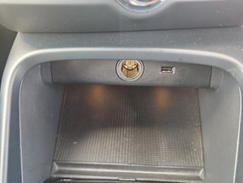 Volvo XC40 RECHARGE T5 R-DESIGN