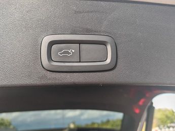 Volvo XC40 RECHARGE T5 R-DESIGN