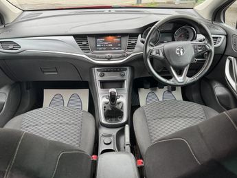 Vauxhall Astra 1.4i Turbo Tech Line Nav Hatchback 5dr Petrol Manual Euro 6 (s/s
