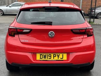 Vauxhall Astra 1.4i Turbo Tech Line Nav Hatchback 5dr Petrol Manual Euro 6 (s/s