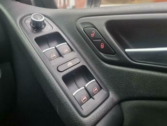 Volkswagen Golf GTi 2.0 TSI GTI Hatchback 5dr Petrol DSG Euro 5 (210 ps)