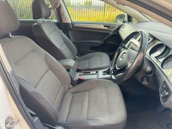 Volkswagen Golf 1.6 TDI BlueMotion Tech SE DSG Euro 5 (s/s) 5dr
