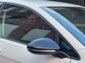 Volkswagen Golf 1.6 TDI BlueMotion Tech SE DSG Euro 5 (s/s) 5dr