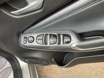 Nissan Juke 1.0 DIG-T N-Connecta SUV 5dr Petrol DCT Auto Euro 6 (s/s) (114 p