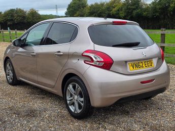 Peugeot 208 ALLURE