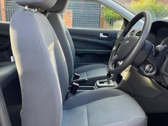 Ford Focus 1.6 LX Hatchback 5dr Petrol Automatic (184 g/km, 99 bhp)