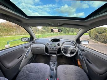Toyota Yaris VVTI CDX