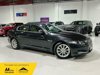 Jaguar XF 2.2d Premium Luxury Saloon 4dr Diesel Auto Euro 5 (s/s) (200 ps)