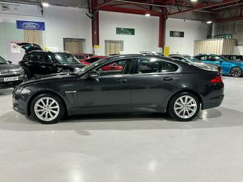 Jaguar XF 2.2d Premium Luxury Saloon 4dr Diesel Auto Euro 5 (s/s) (200 ps)