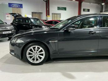 Jaguar XF 2.2d Premium Luxury Saloon 4dr Diesel Auto Euro 5 (s/s) (200 ps)