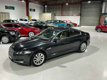 Jaguar XF 2.2d Premium Luxury Saloon 4dr Diesel Auto Euro 5 (s/s) (200 ps)