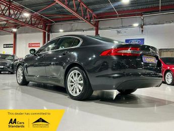 Jaguar XF 2.2d Premium Luxury Saloon 4dr Diesel Auto Euro 5 (s/s) (200 ps)