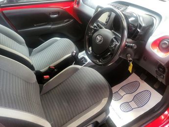 Toyota AYGO VVT-I X-PLAY
