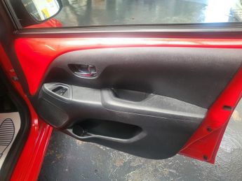 Toyota AYGO VVT-I X-PLAY