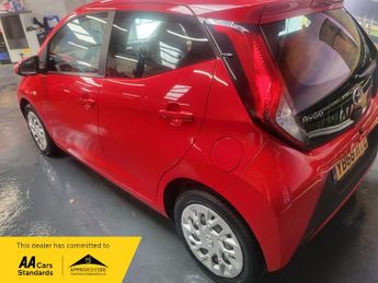 Toyota AYGO VVT-I X-PLAY