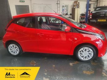 Toyota AYGO VVT-I X-PLAY