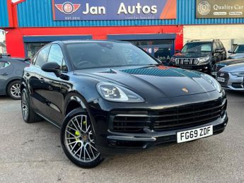 Porsche Cayenne 3.0 V6 E-Hybrid 14.1kWh TiptronicS 4WD Euro 6 (s/s) 5dr GlassRoo