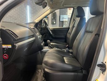 Land Rover Freelander 2.2 SD4 XS SUV Diesel CommandShift 4WD Euro 5 (190 ps)