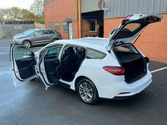 Ford Focus 1.0T EcoBoost MHEV Titanium Estate 5dr Petrol Hybrid DCT Euro 6 