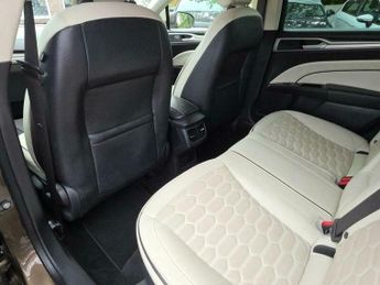 Ford Mondeo 2.0 TDCi Vignale Powershift Euro 6 (s/s) 4dr