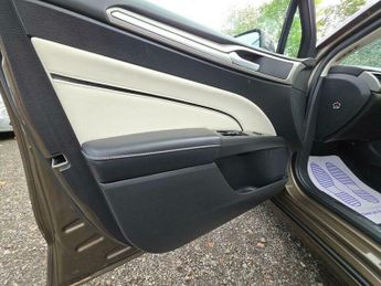 Ford Mondeo 2.0 TDCi Vignale Powershift Euro 6 (s/s) 4dr