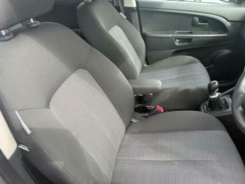 Kia Venga 1.4 CRDi EcoDynamics 1 Euro 5 (s/s) 5dr