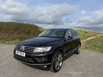 Volkswagen Touareg 3.0 TDI V6 BlueMotion Tech R-Line Plus SUV 5dr Diesel Tiptronic 