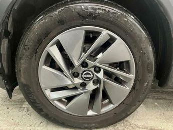 Nissan Qashqai 1.3 DIG-T MHEV Acenta Premium XTRON Euro 6 (s/s) 5dr