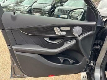 Mercedes-Benz C Class 2.0 GLC300d AMG Line (Premium Plus) Coupe G-Tronic+ 4MATIC Euro 