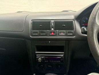 Volkswagen Golf 1.6 S 5dr
