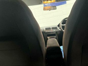 Volkswagen Golf 1.6 S 5dr