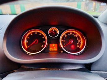 Vauxhall Corsa DESIGN 16V