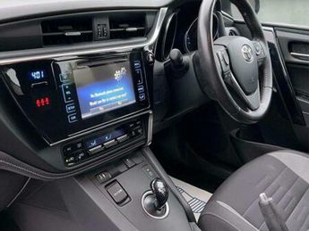 Toyota Auris 1.8 VVT-h Icon CVT Euro 6 (s/s) 5dr (Safety Sense)