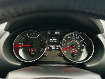 Nissan Qashqai 1.6 Acenta SUV 5dr Petrol Manual 2WD Euro 4 (115 ps)