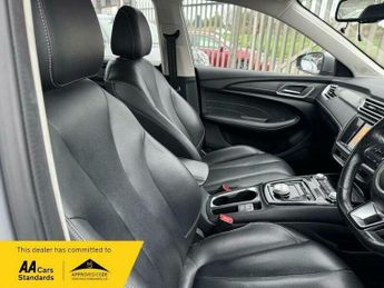 MG MG5 61.1kWh Exclusive Long Range Estate 5dr Electric Auto (156 ps)
