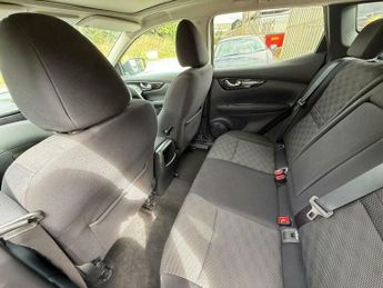 Nissan Qashqai 1.2 DIG-T N-Connecta XTRON 2WD Euro 6 (s/s) 5dr